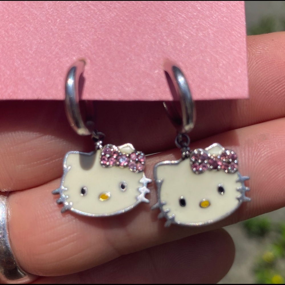 .925 Hello Kitty earrings - Picture 2 of 8